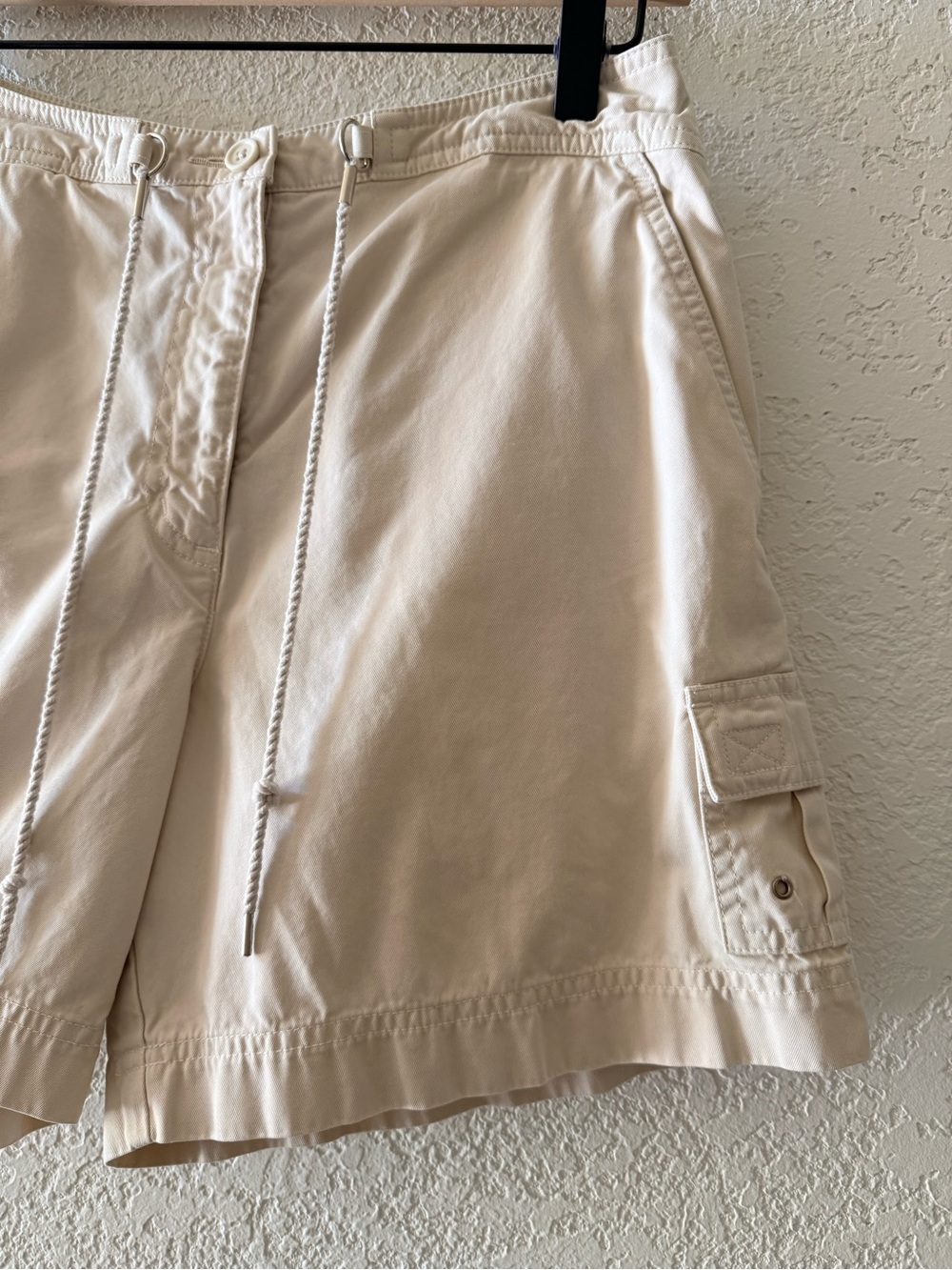 TALBOTS High Rise 100% Cotton Coastal Cargo Cream Beige Women’s Shorts Size 6 - Picture 3 of 15